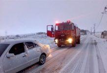 عاصفة الشتاء… سيارات عالقة