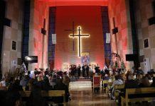 رعية مار زخيا عمشيت تحيي رسيتالاً ميلادياً برعاية المطران عون وبالتعاون مع مؤسسة ميشال عيسى