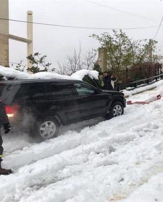 الطرقات المقطوعة بسبب الثلوج…