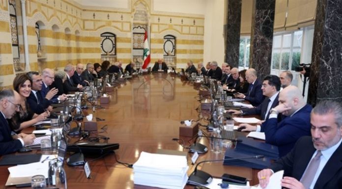 الشارع يحاسب والسلطة تناور…