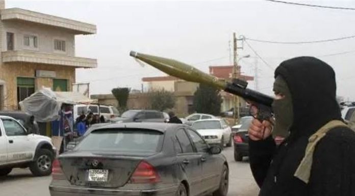 خلية قرب إسرائيل وشحنات نحو لبنان… ماذا يجري في سوريا؟