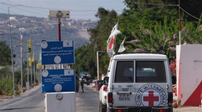 ما وراء تسليم الأسرى الخمسة… ماذا جرى خلف الكواليس؟