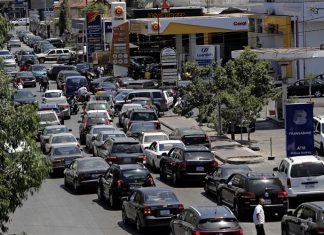 “5 ليترات بنزين” في مواجهة الإضرابات..