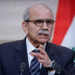 سلام يعلن موعد إقلاع أوّل طائرة من مطار القليعات