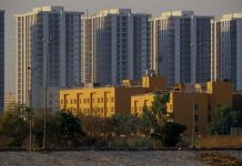 من لبنان إلى الخليج.. السفارات الأميركية ترفع درجة التحذير